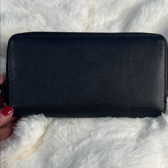 Prada black Leather zip around wallet - Picture 3 of 8